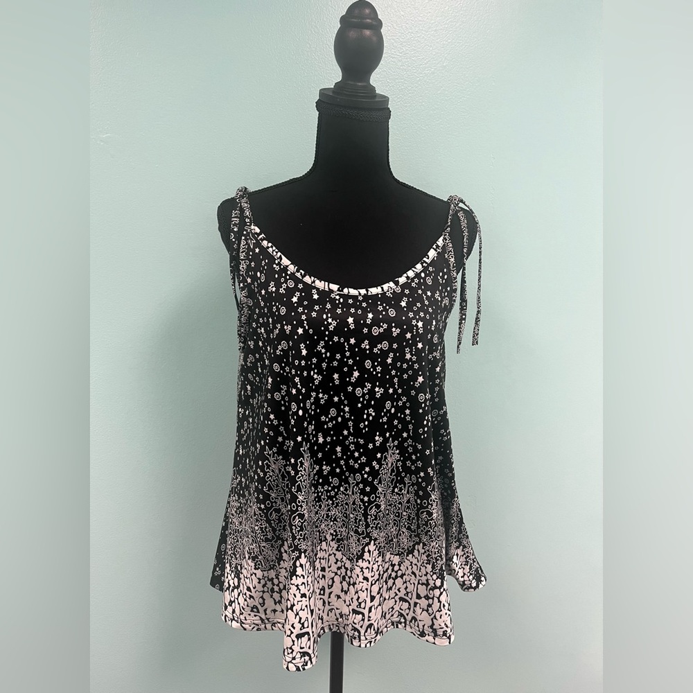 Loveu.dear blouse black/white size S NWT B4